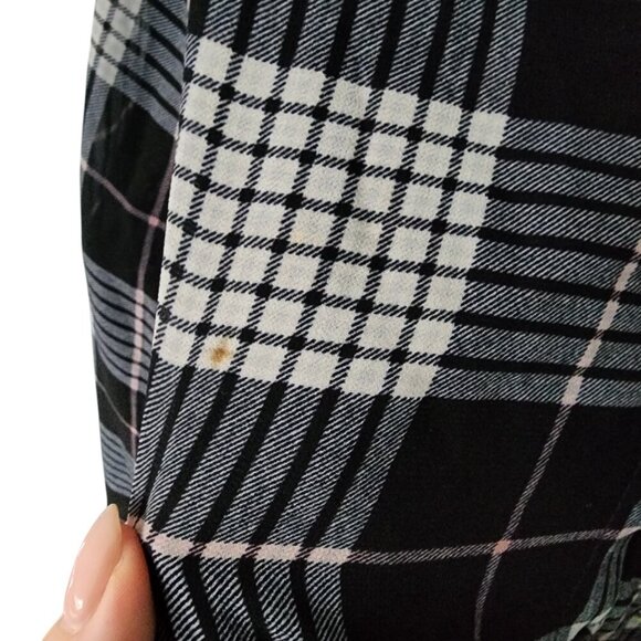 Lane Bryant Navy Blue Plaid Button Front V-Neck Peasant Top Size 22 - Picture 7 of 9